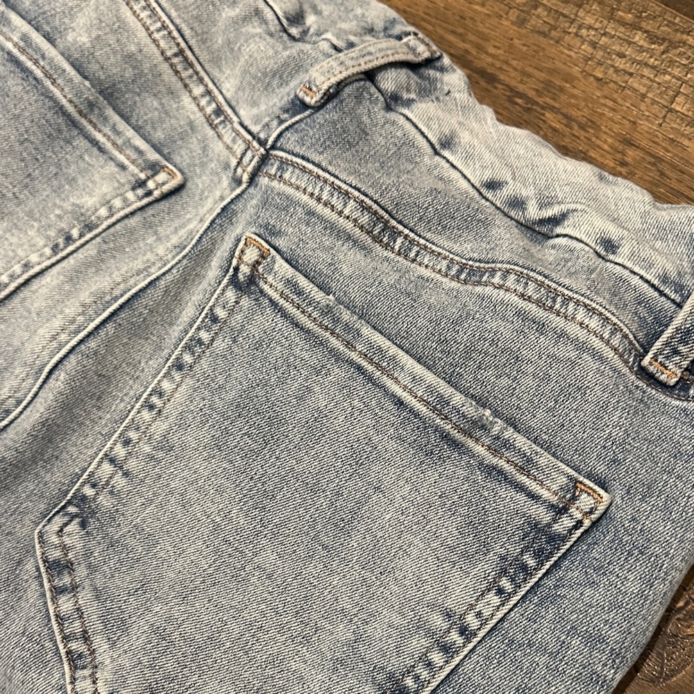 Express High Rise Ultra Hyper Stretch Jeans - Picture 15 of 16